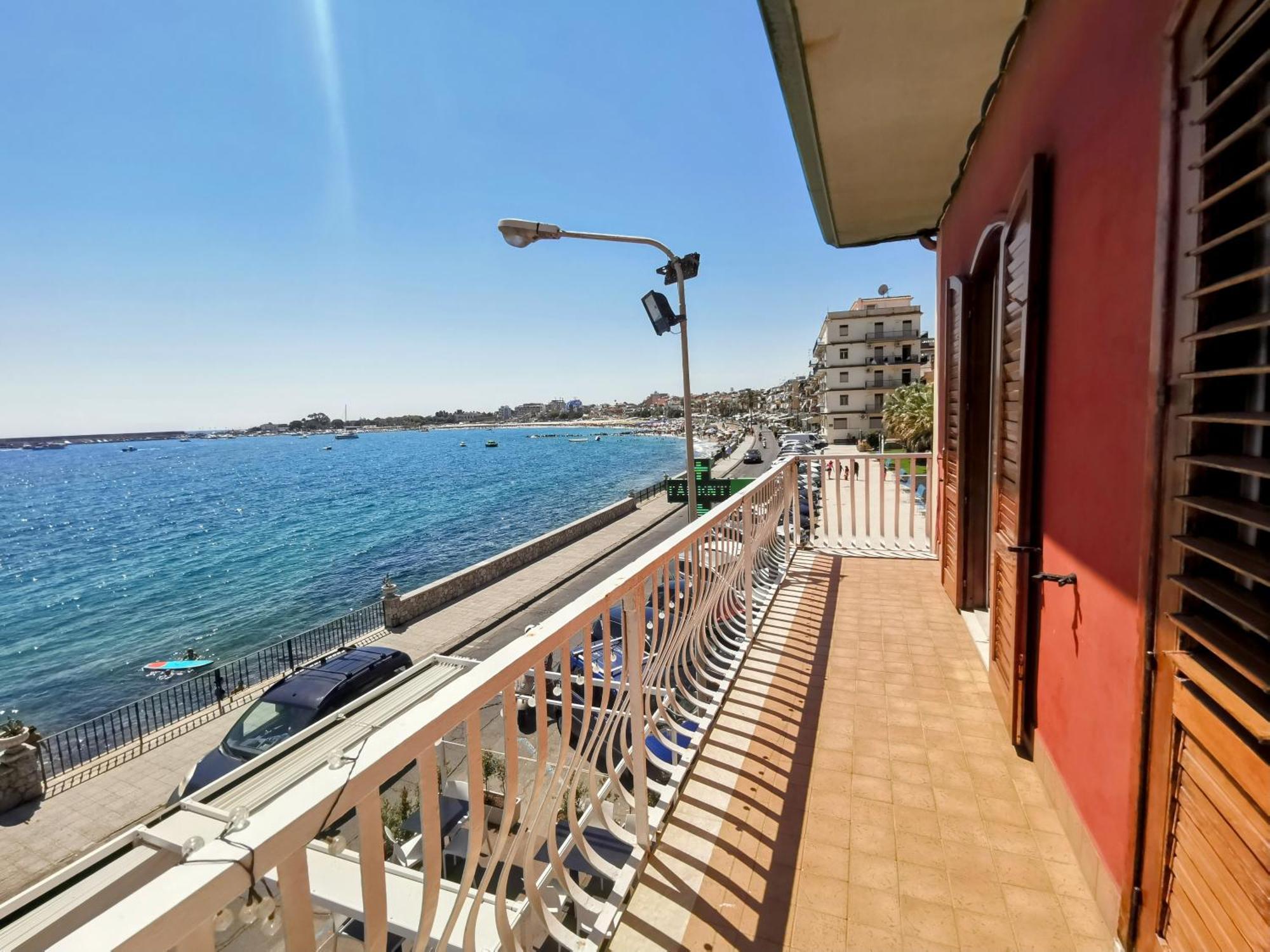 Super Panorama & Astonishing Apartment Seaview Giardini Naxos Phòng bức ảnh