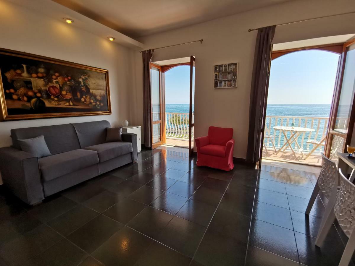 Super Panorama & Astonishing Apartment Seaview Giardini Naxos Ngoại thất bức ảnh